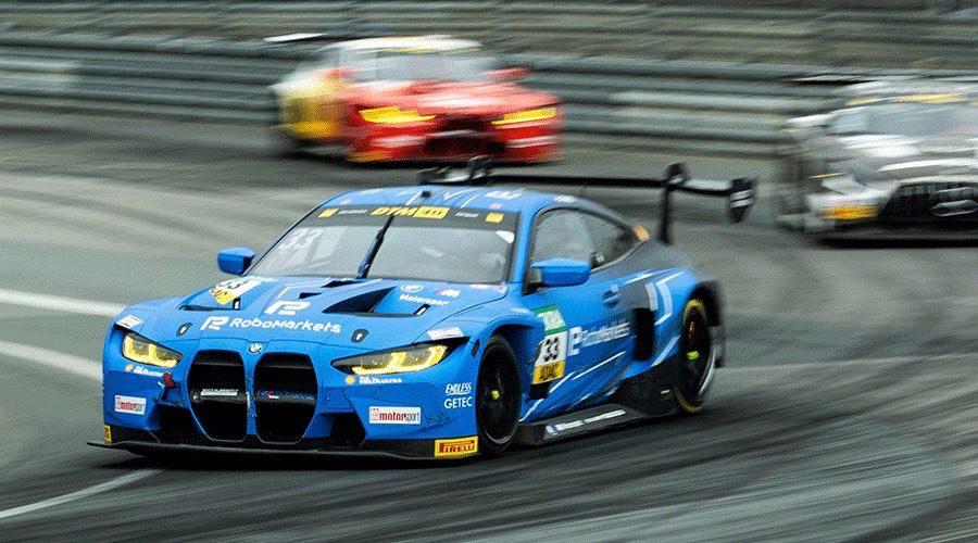 南方日报评论员：风雨无情人有情 关键时刻显担当